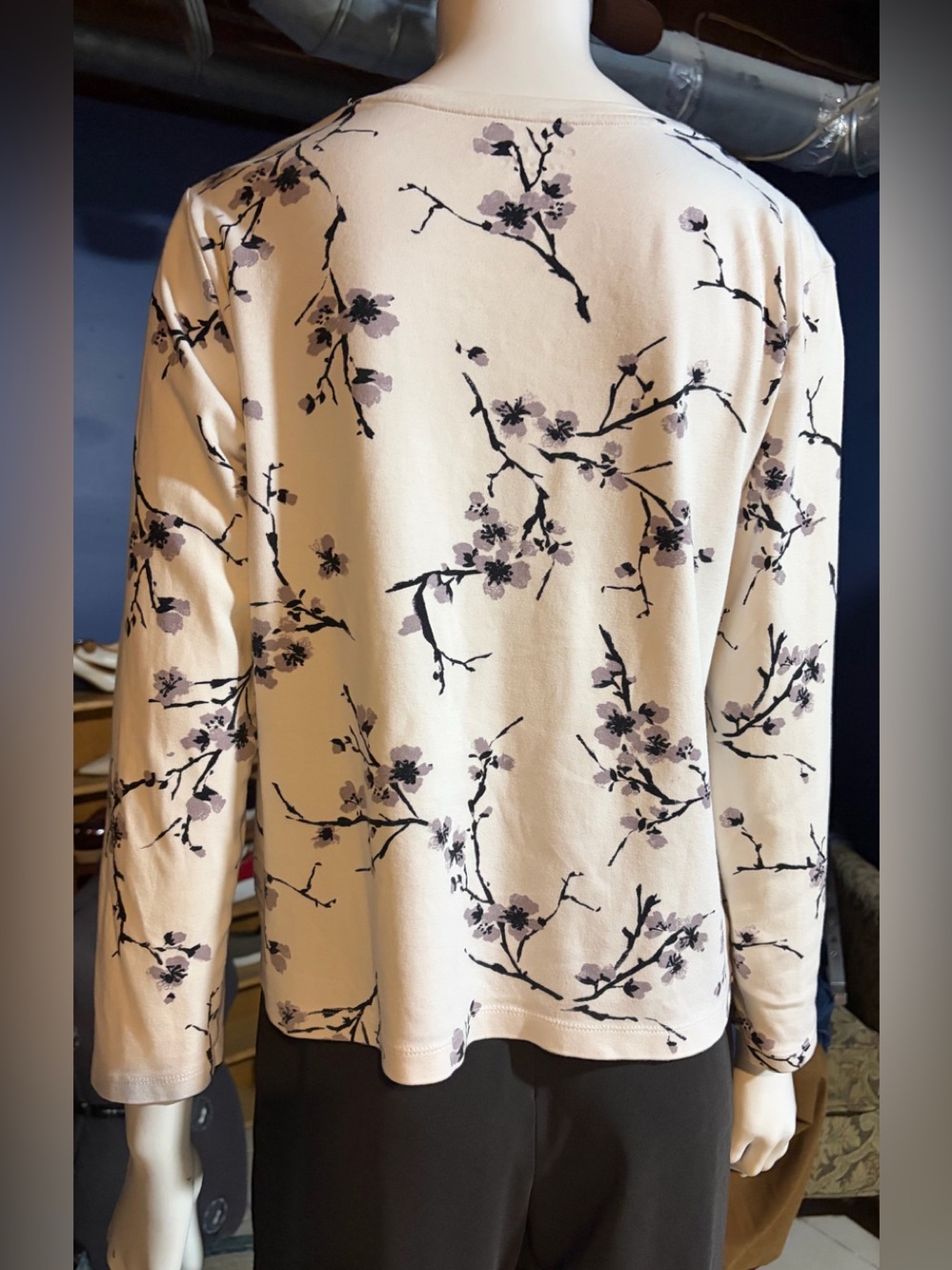 croft & barrow Cream Long Sleeve T with Black and Lavender Floral Print Size L